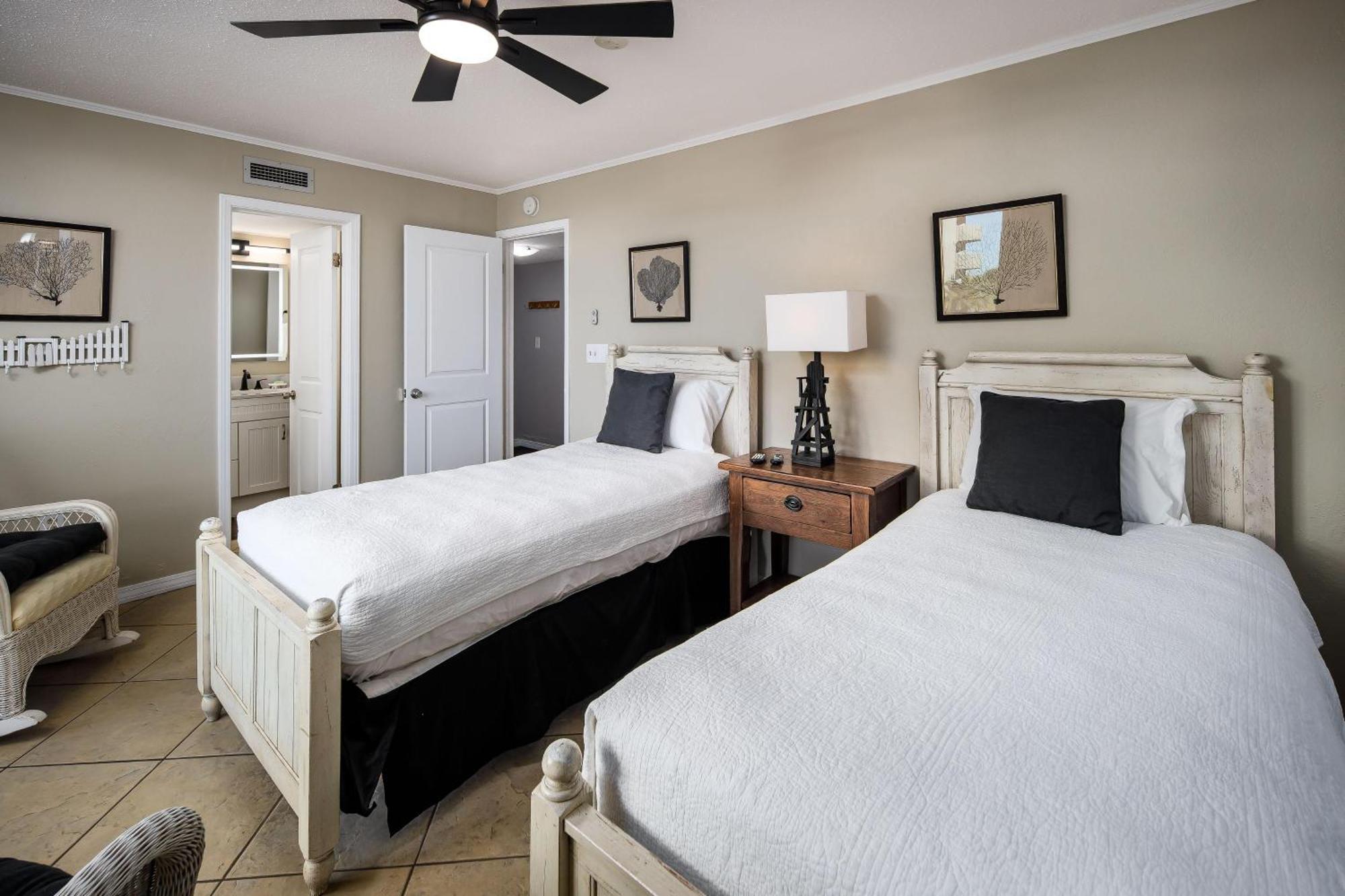 Nautilus 1201 - Gulf Front 2 Bedroom Huge Wrap Around Balcony 2Nd Floor! Fort Walton Beach Eksteriør bilde